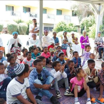 Children and parents, evacuated from our absorption centers near Gaza taking part in a resilience activity in Nir Tzion, farther from rocket range